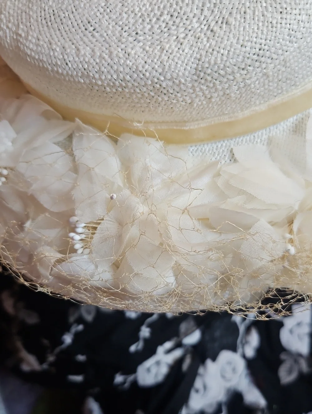 1950s Vintage Rare Judith Leiber Straw  Floral Pillbox Veil Hat Petal Trim